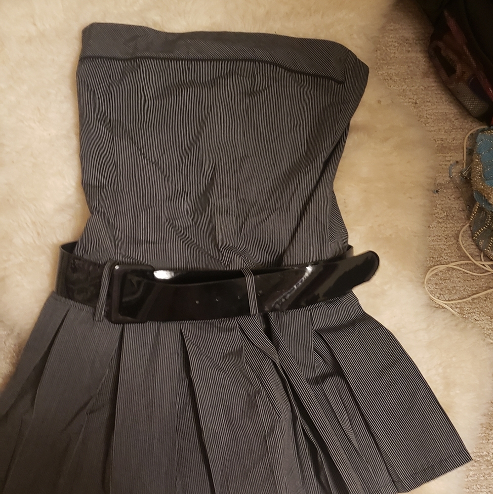 Short dress no sleeves